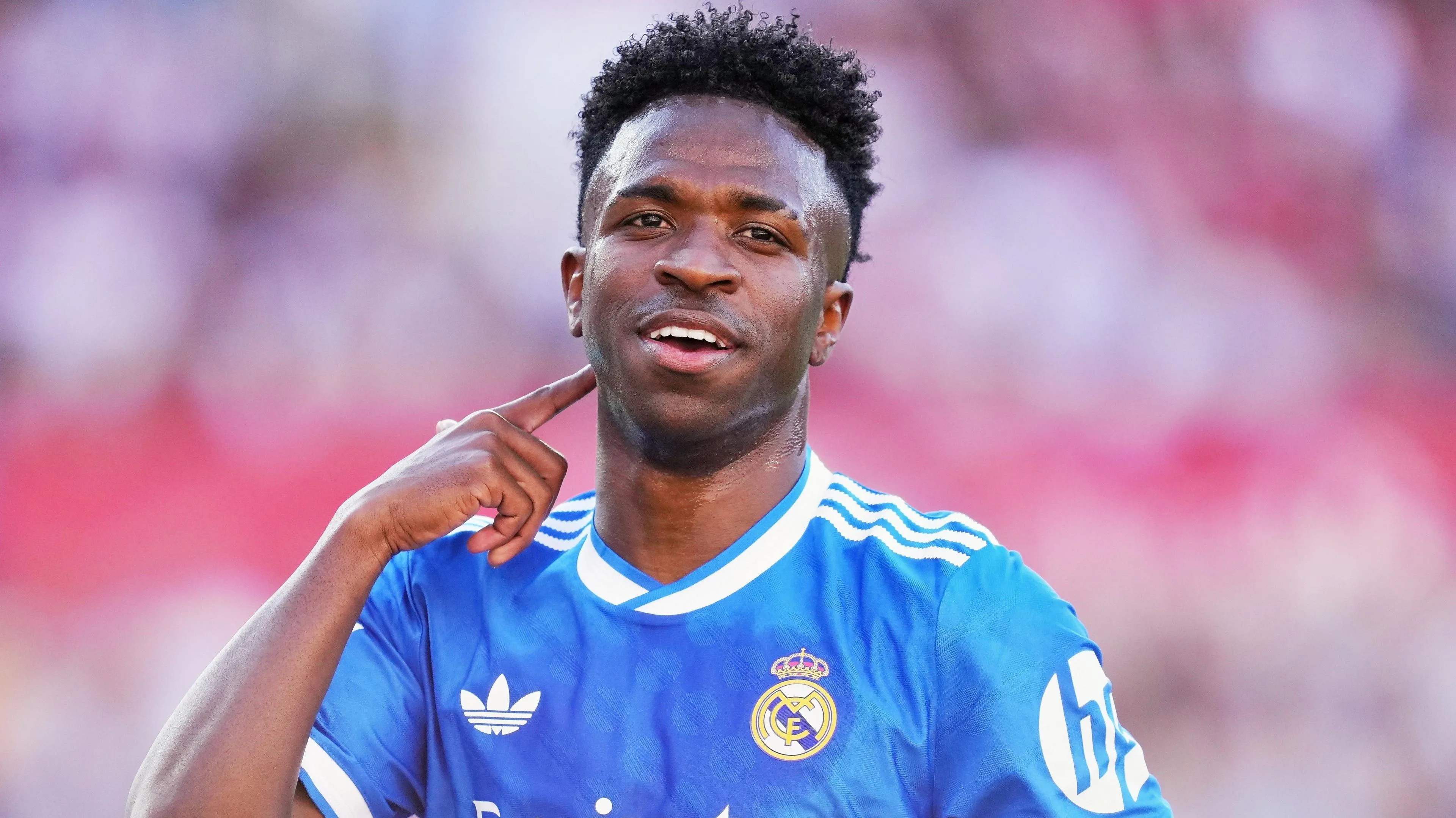 Real Madrid contract talks and Arsenal interest - what is Vinicius Jr's future? - фото 2